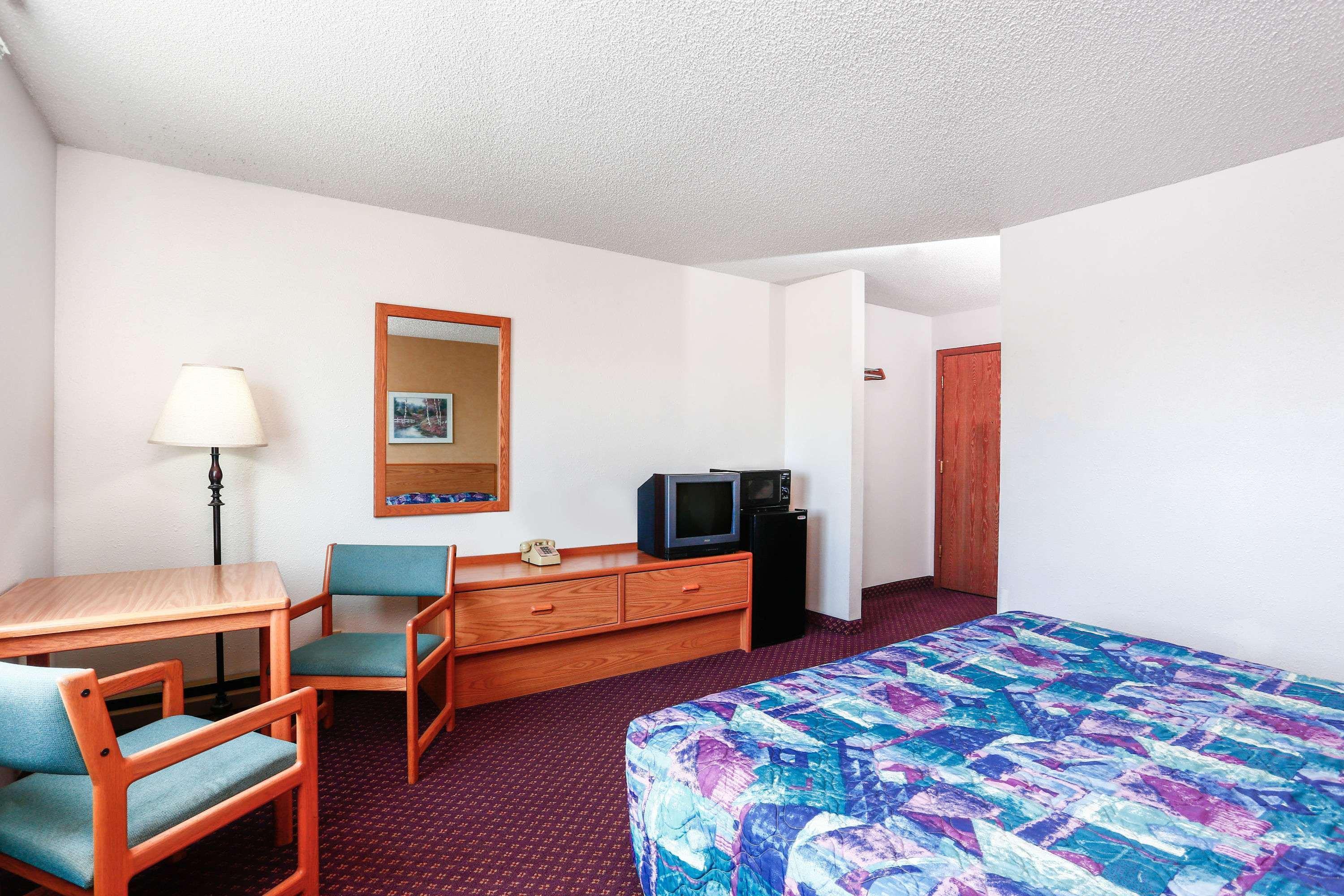 Travelodge By Wyndham Deer Lodge Montana Exterior photo