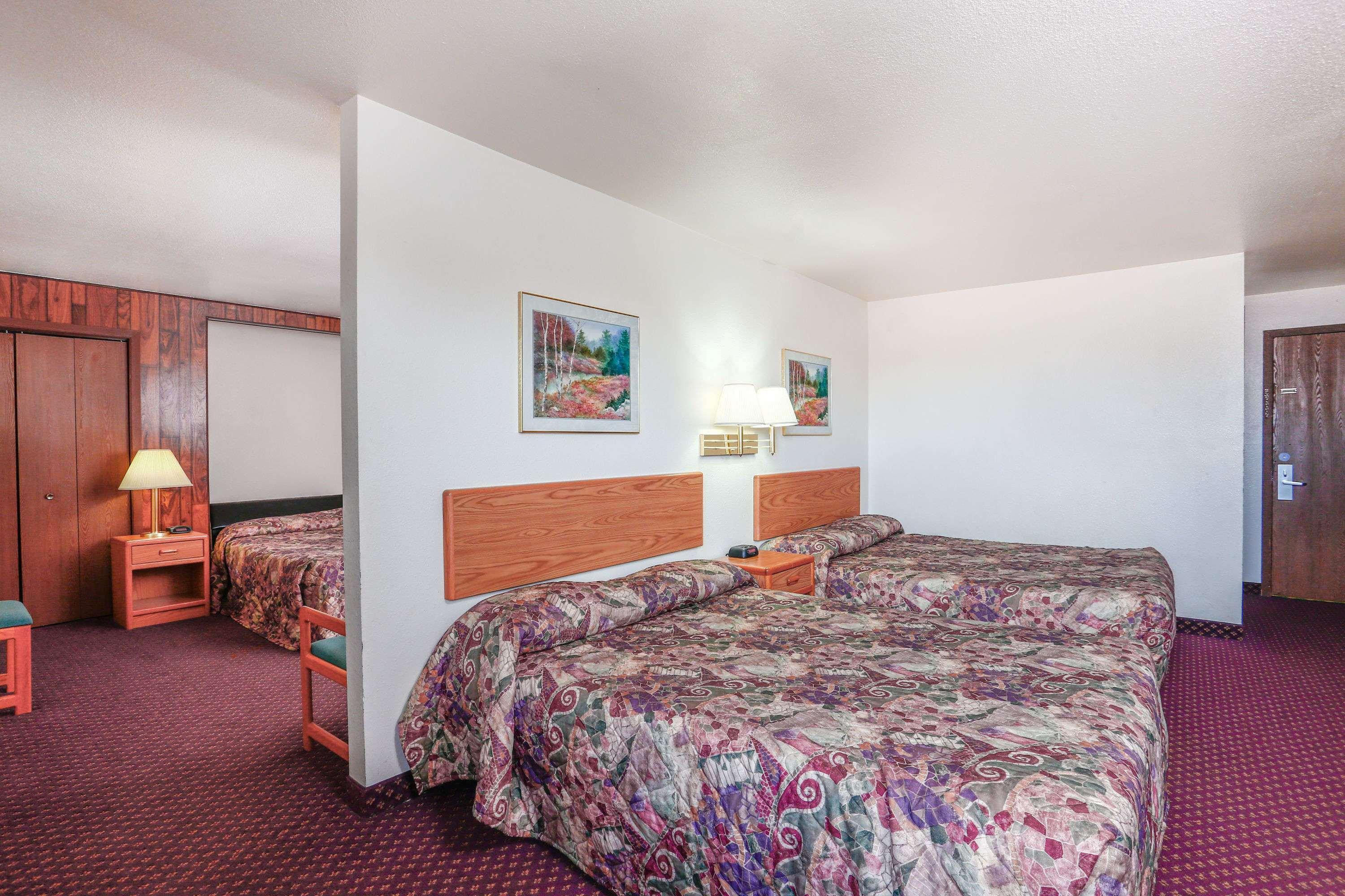 Travelodge By Wyndham Deer Lodge Montana Exterior photo