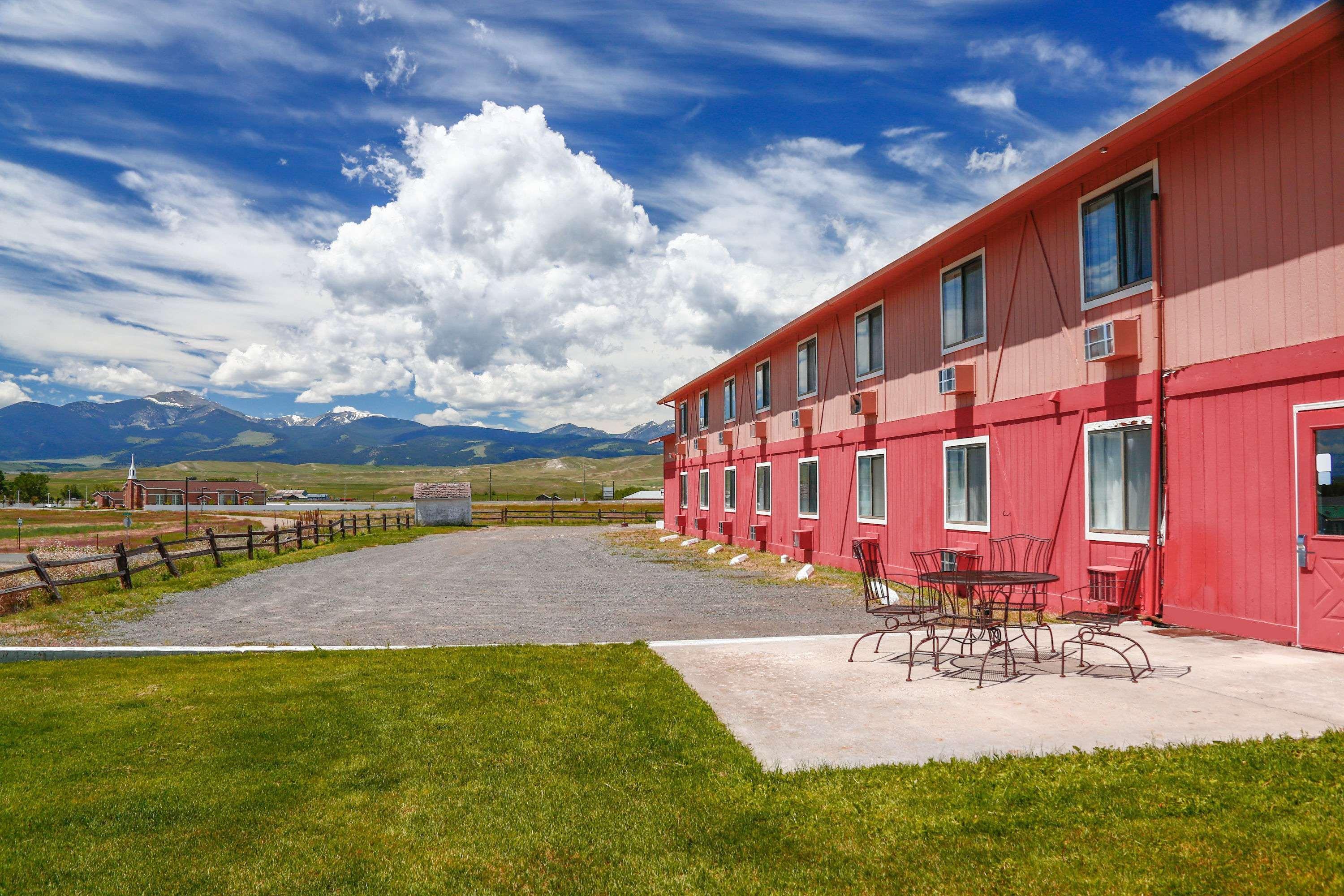 Travelodge By Wyndham Deer Lodge Montana Exterior photo