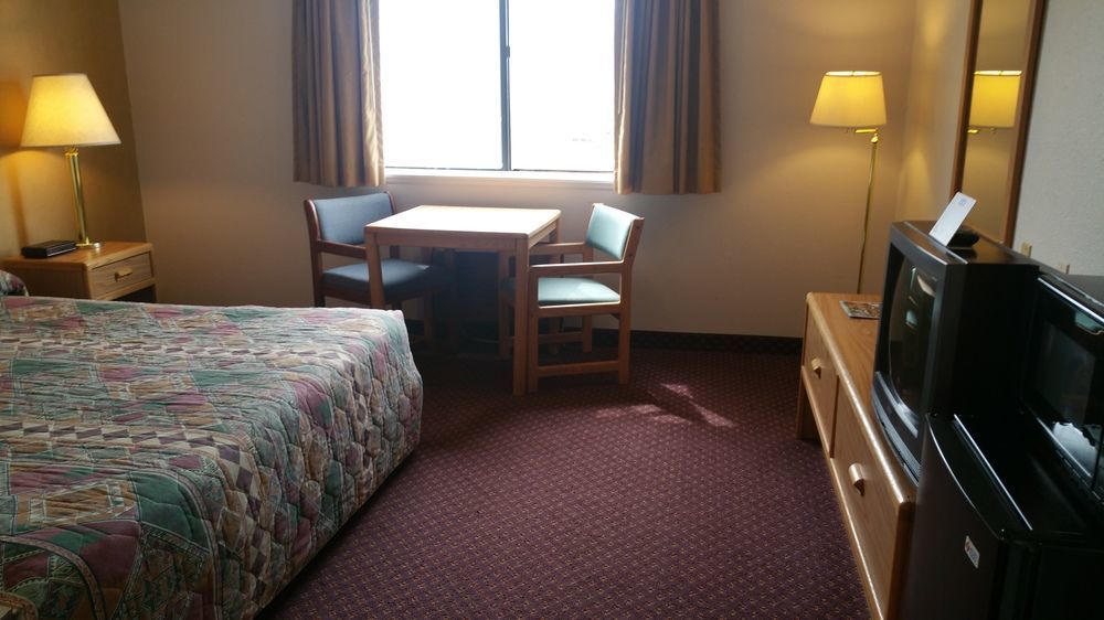 Travelodge By Wyndham Deer Lodge Montana Exterior photo
