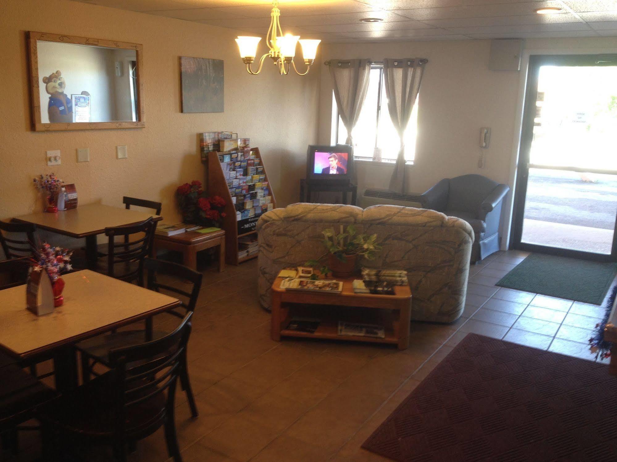 Travelodge By Wyndham Deer Lodge Montana Exterior photo